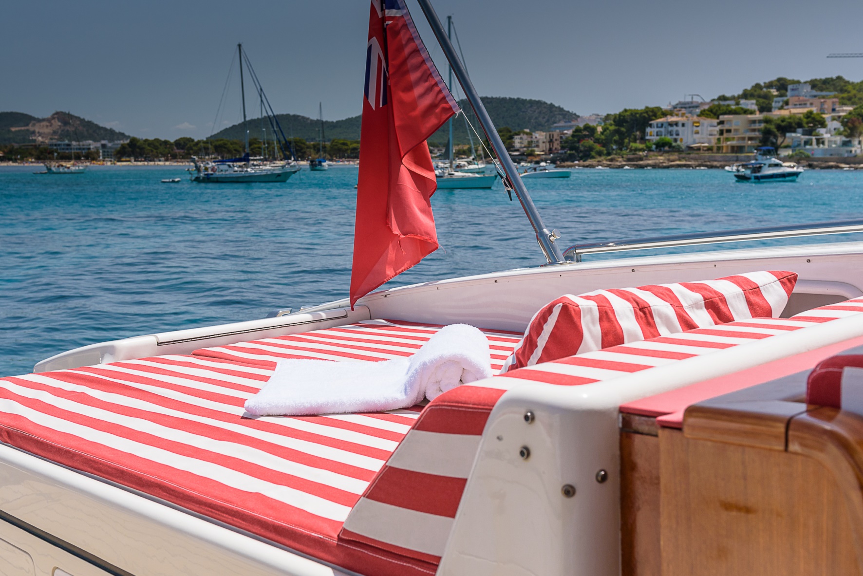 Aft deck sunpad.jpg