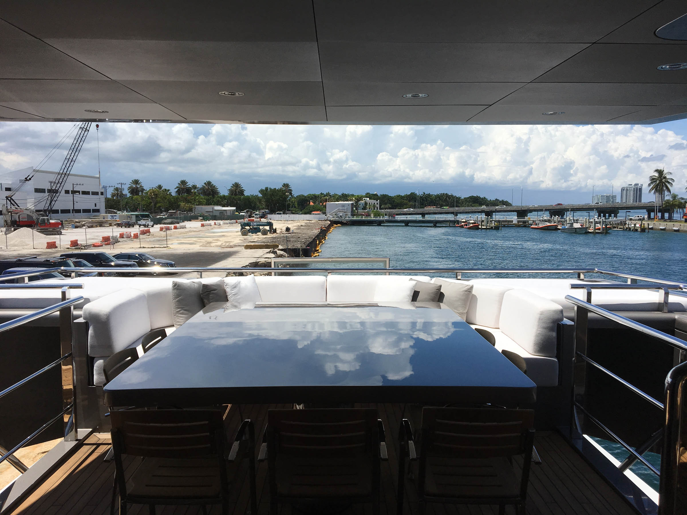 Alfresco dining options.jpg
