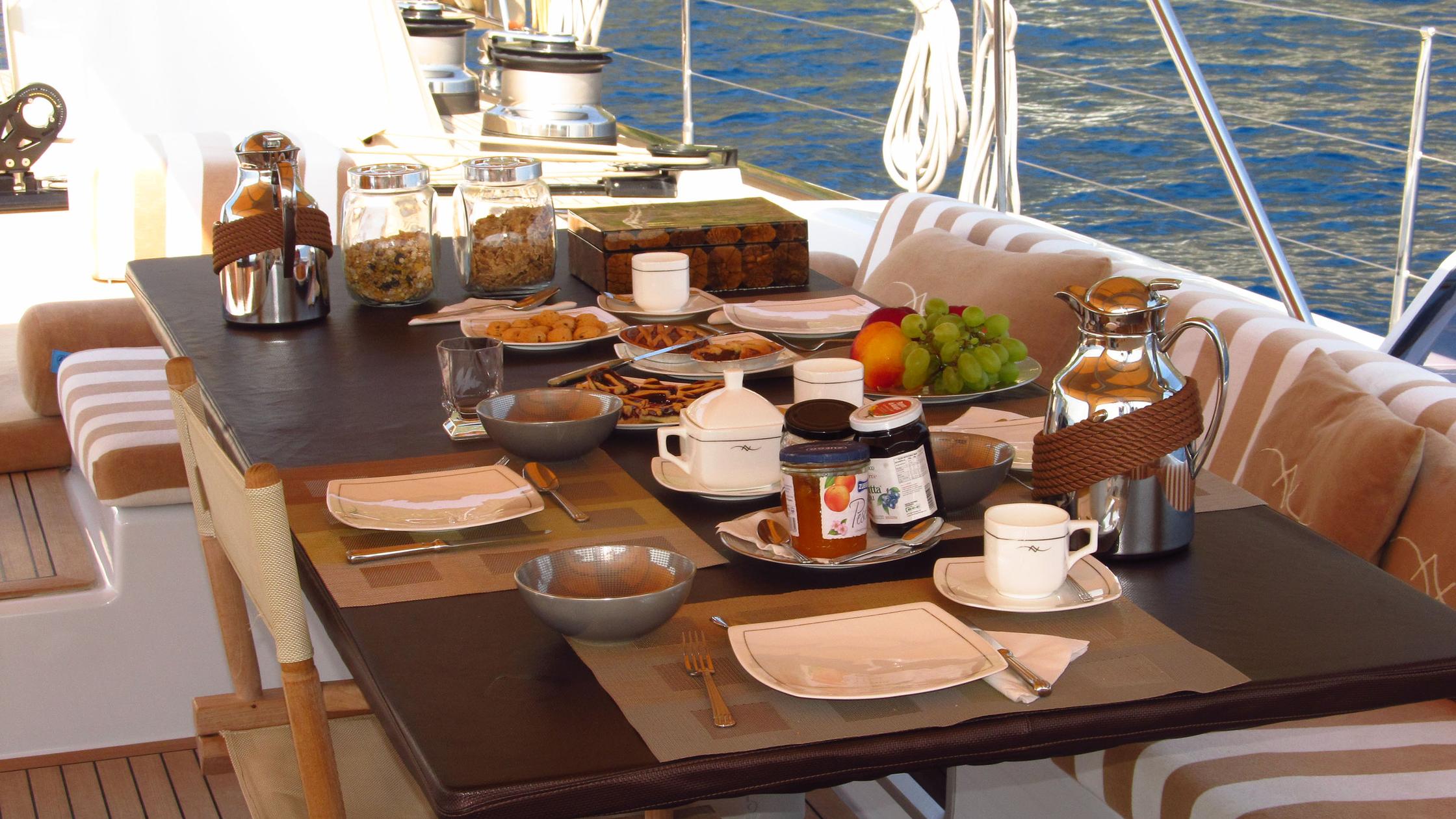 Alfresco dining.jpg
