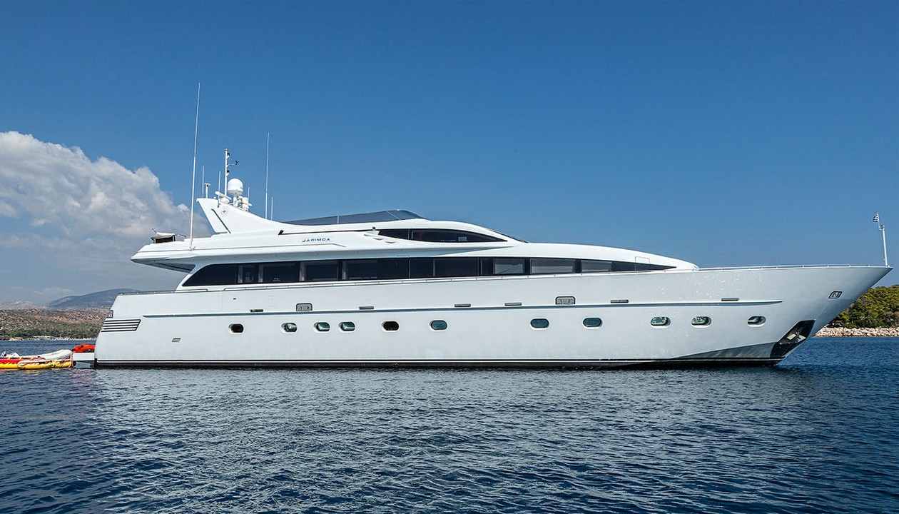 Amiral 32 - sistership 2.jpg