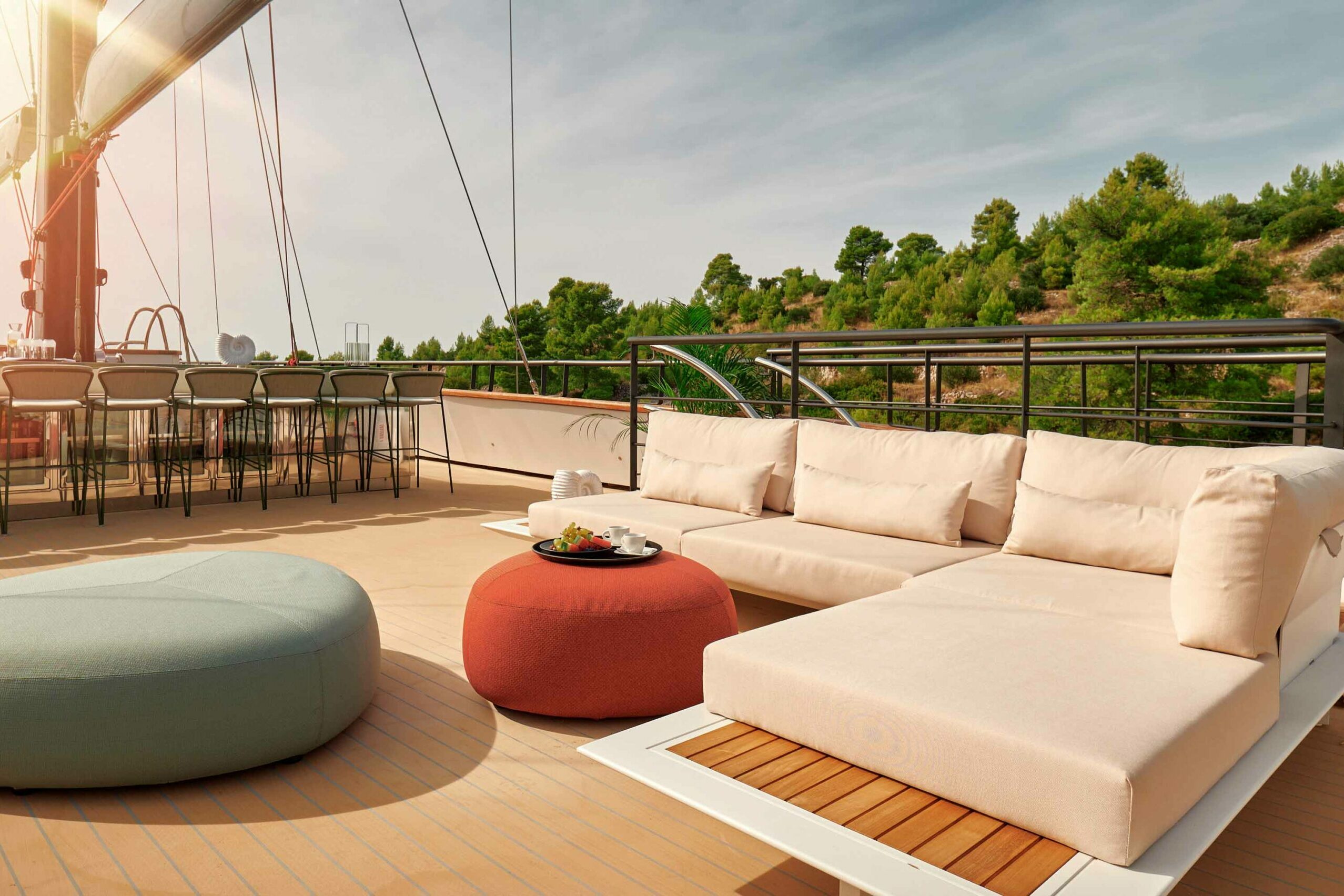 Anetta lounge area on the sundeck.jpg