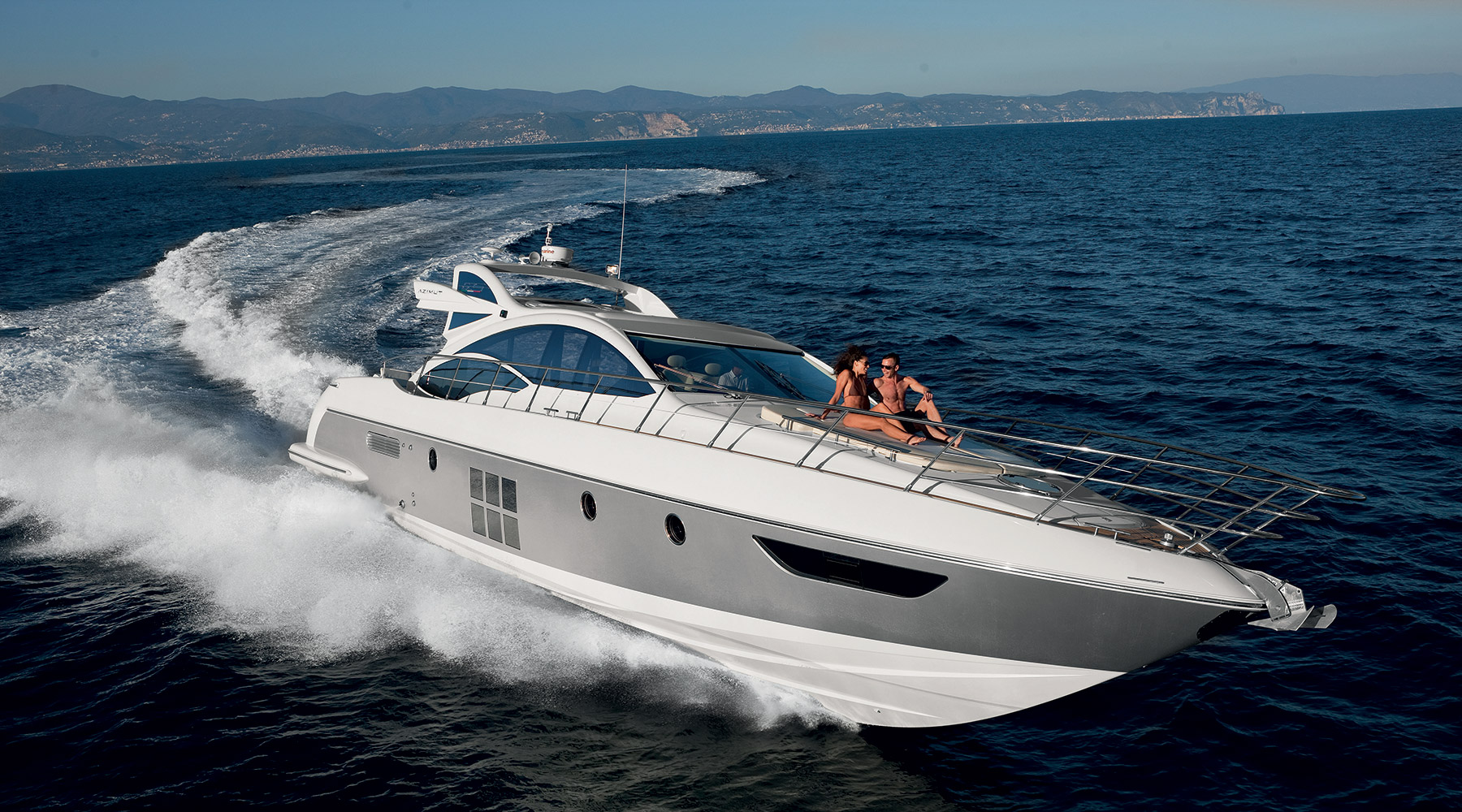 Azimut 62S Running - sistership.jpg