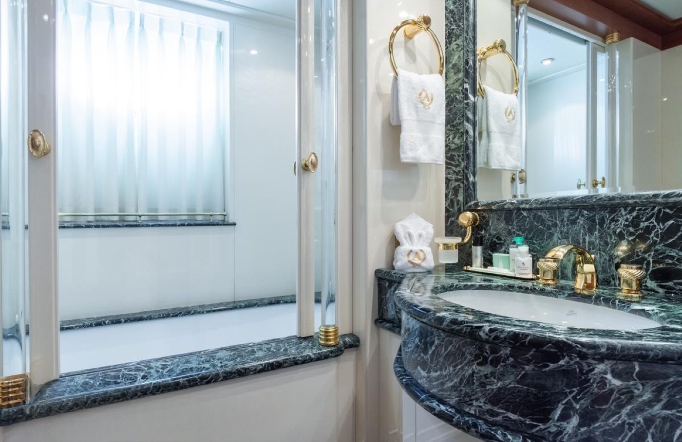 Bathroom Area 0.jpg
