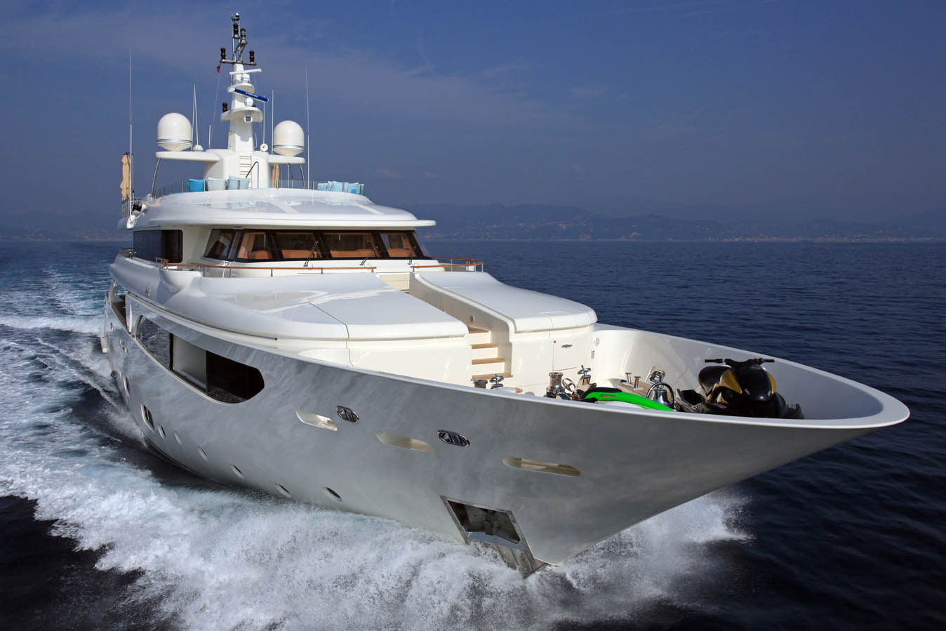 Beautiful superyacht HANA.jpg