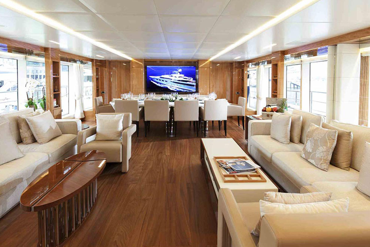 Benetti-vende-décimo-casco-Supreme-132-boatshopping-3.jpg