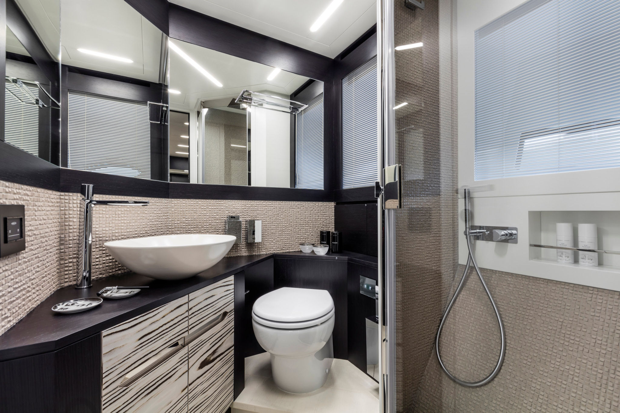 Beyond bathroom lower deck 2.jpg