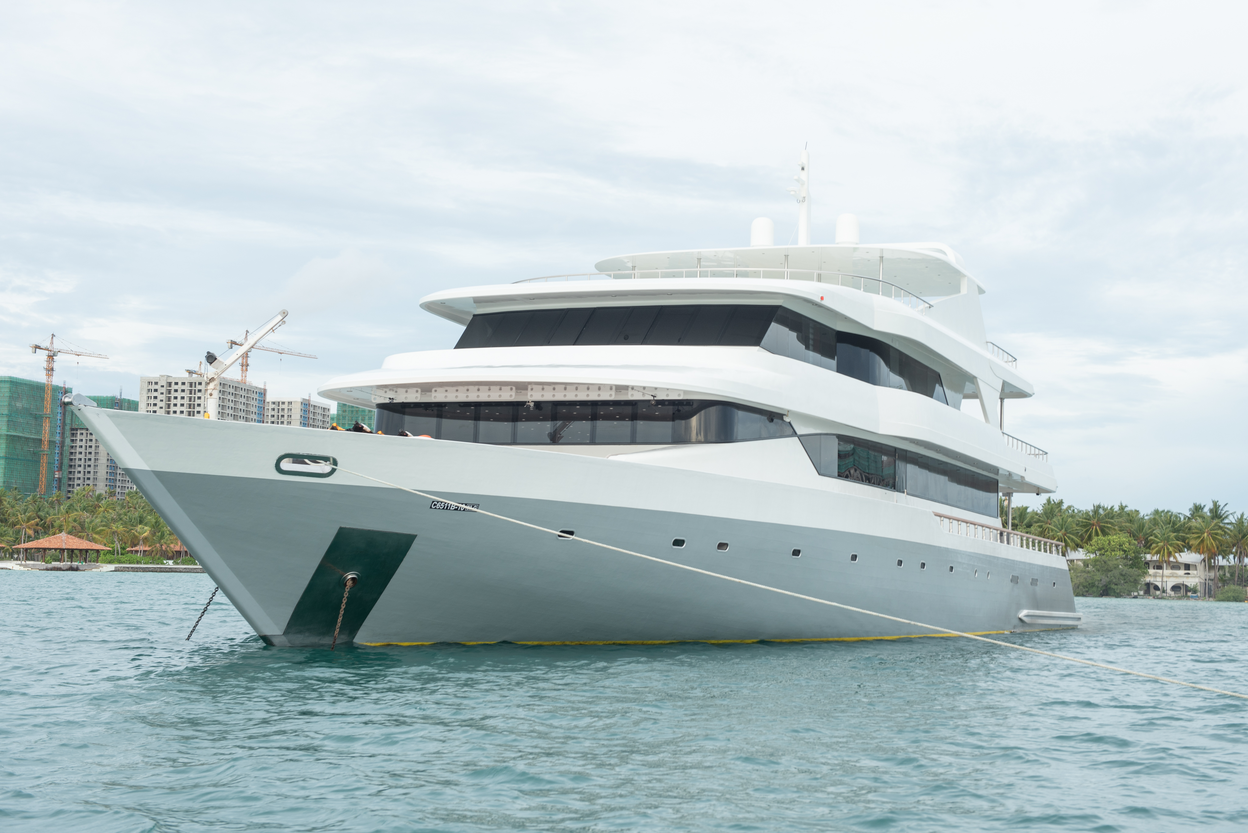 Boat_Exterior[1].jpg