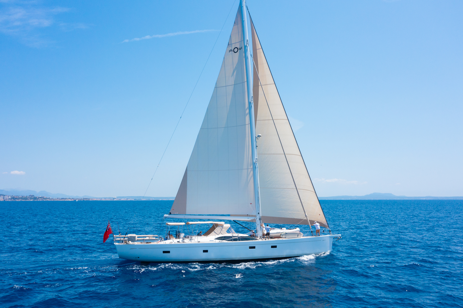 CHAMPAGNE HIPPY yacht.jpg