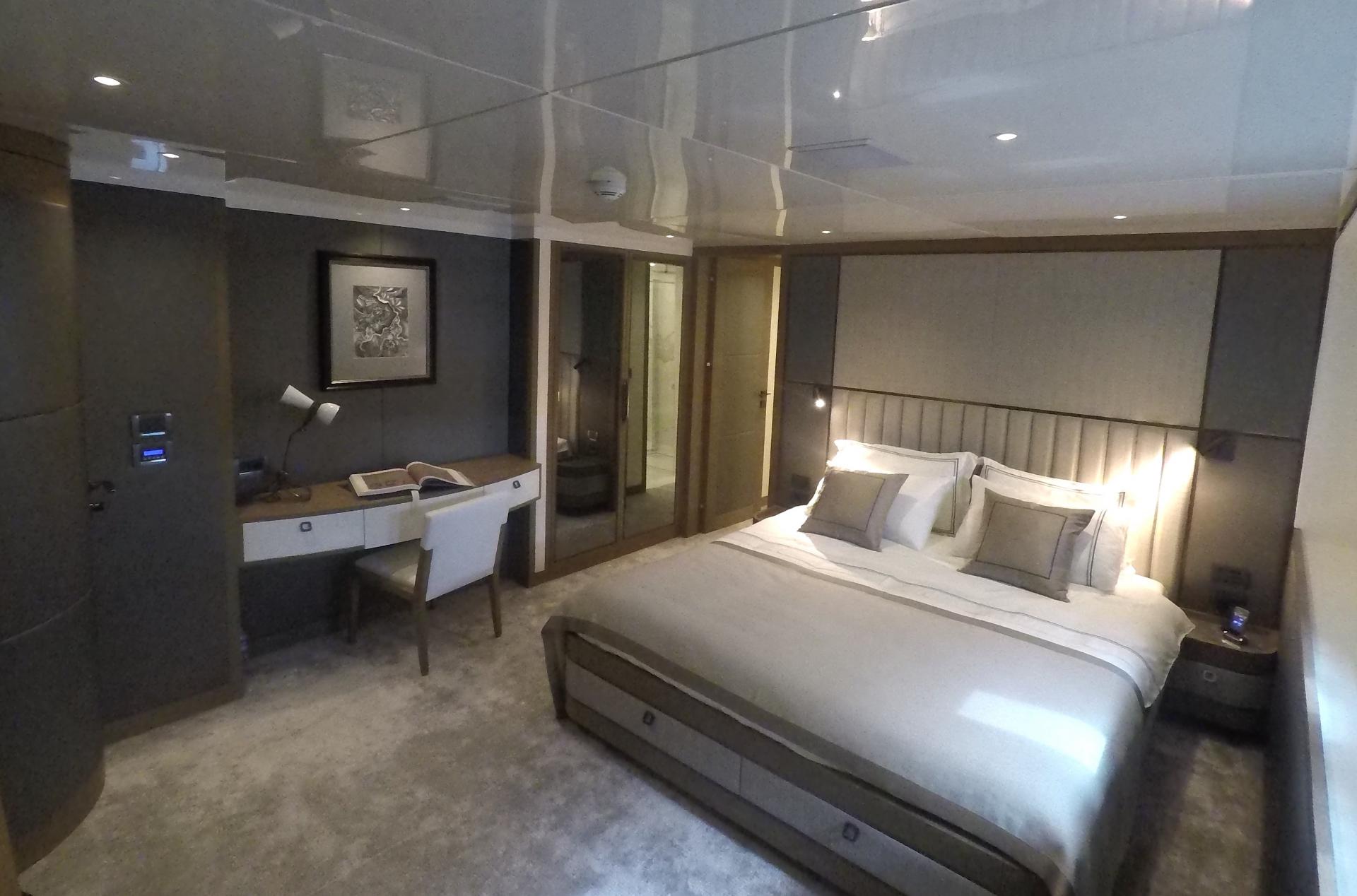 CMB-Yacht-Liquid-Sky-charter-VIP.jpg