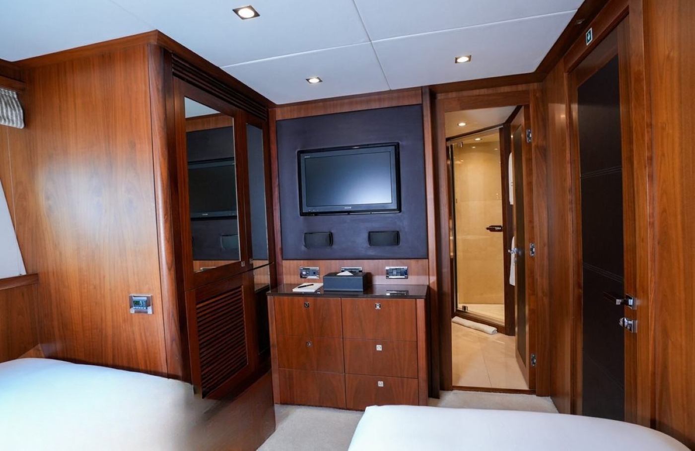 Cabin With Double Bed 04.jpg
