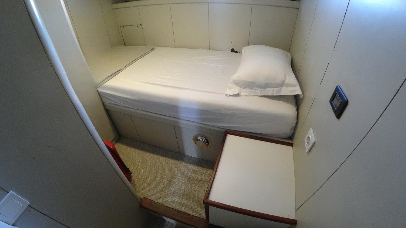 Cabin With Single Bed 01.jpg