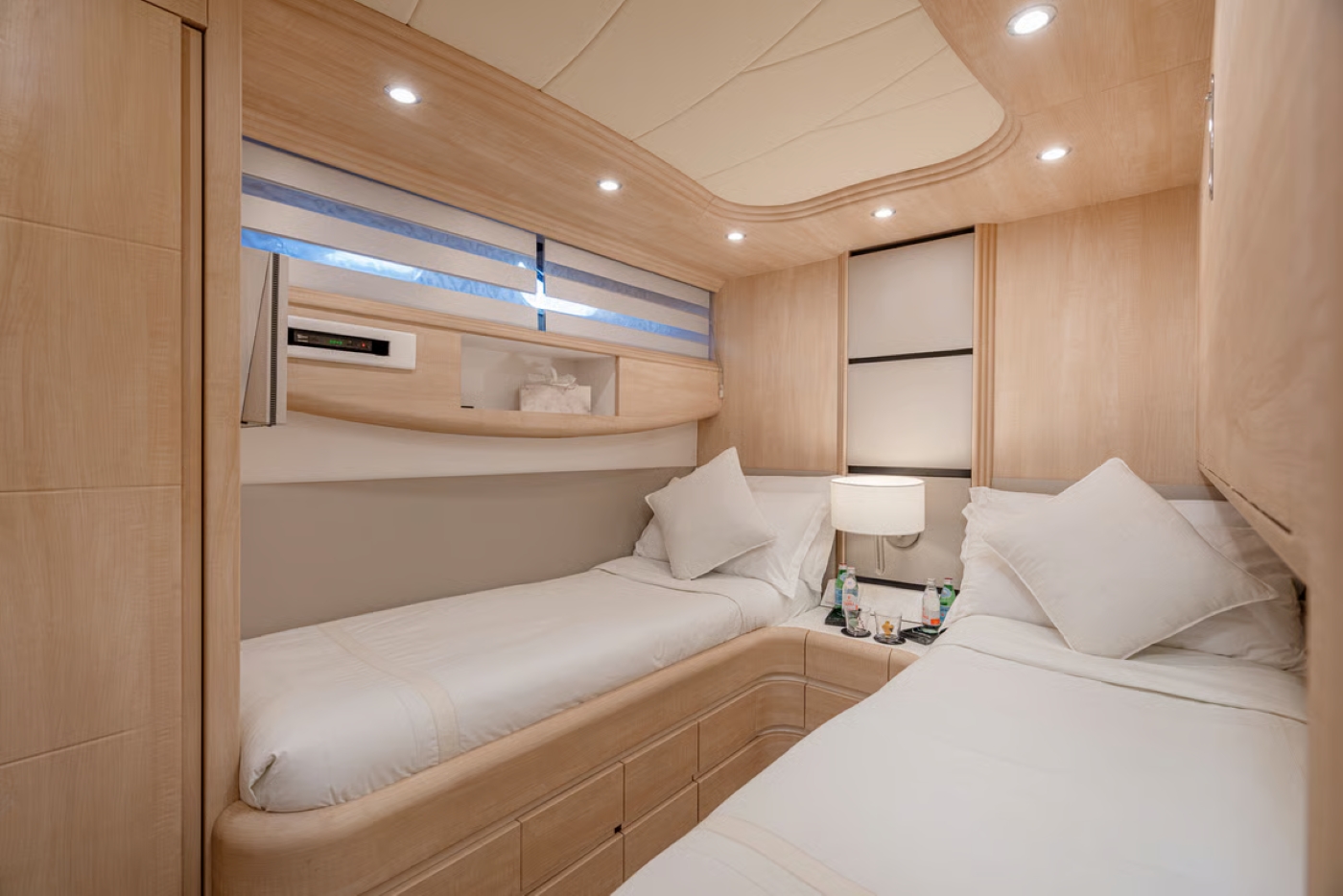 Cabin with double bed 01.jpg