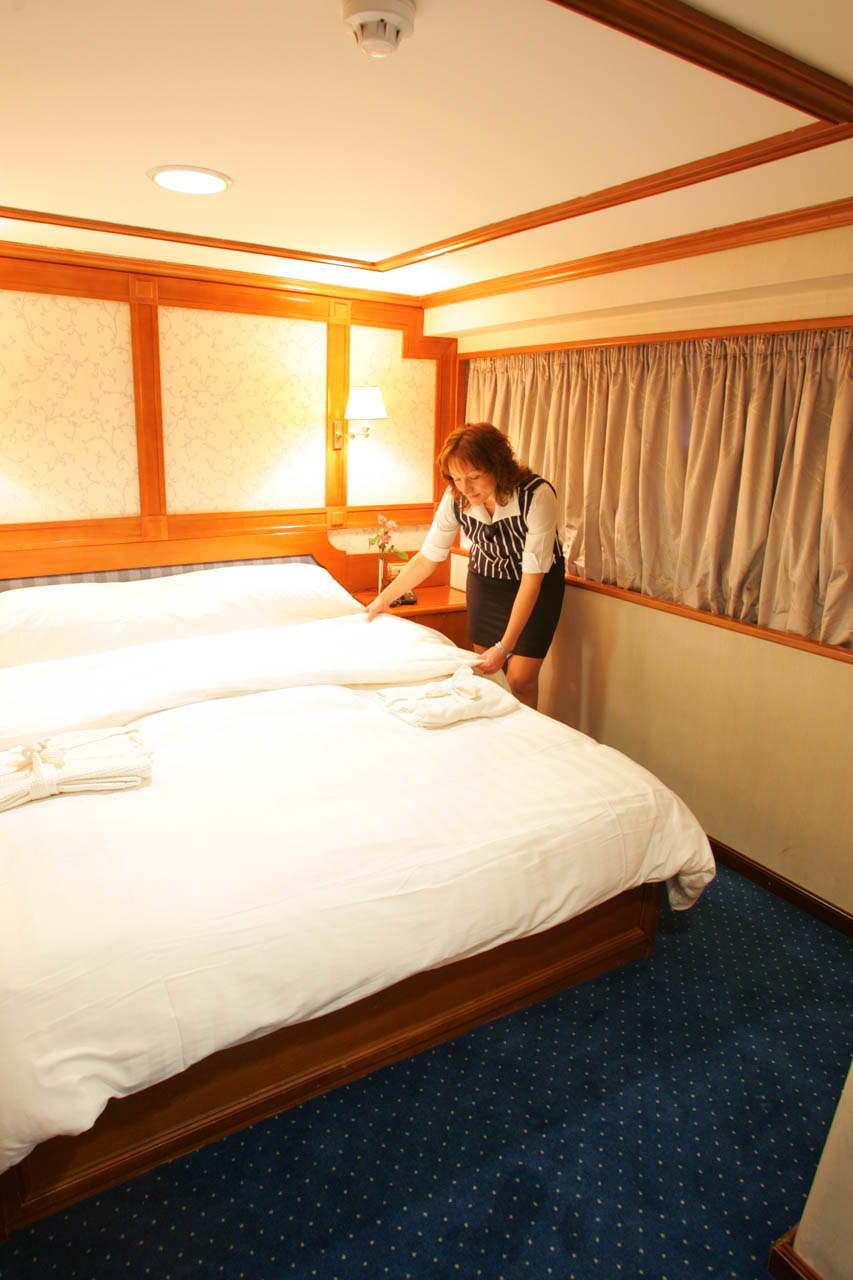 Calisto_double_bed__cabin.jpg