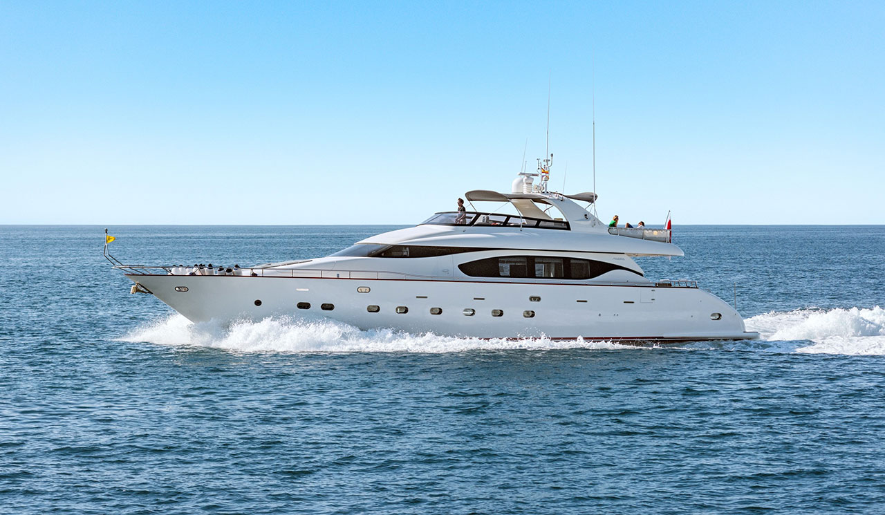 Cento-luxury-yacht-1.jpg