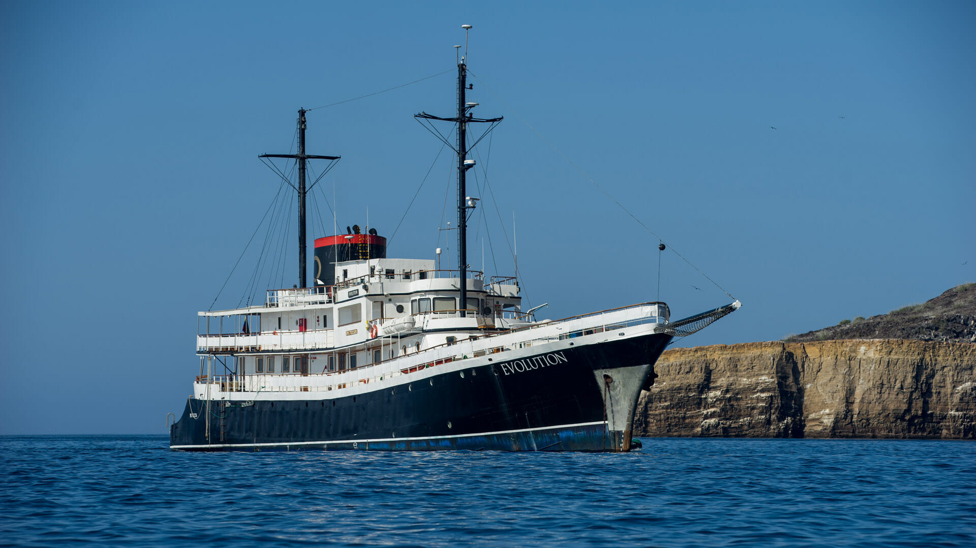 Classic motor yacht EVOLUTION.jpg