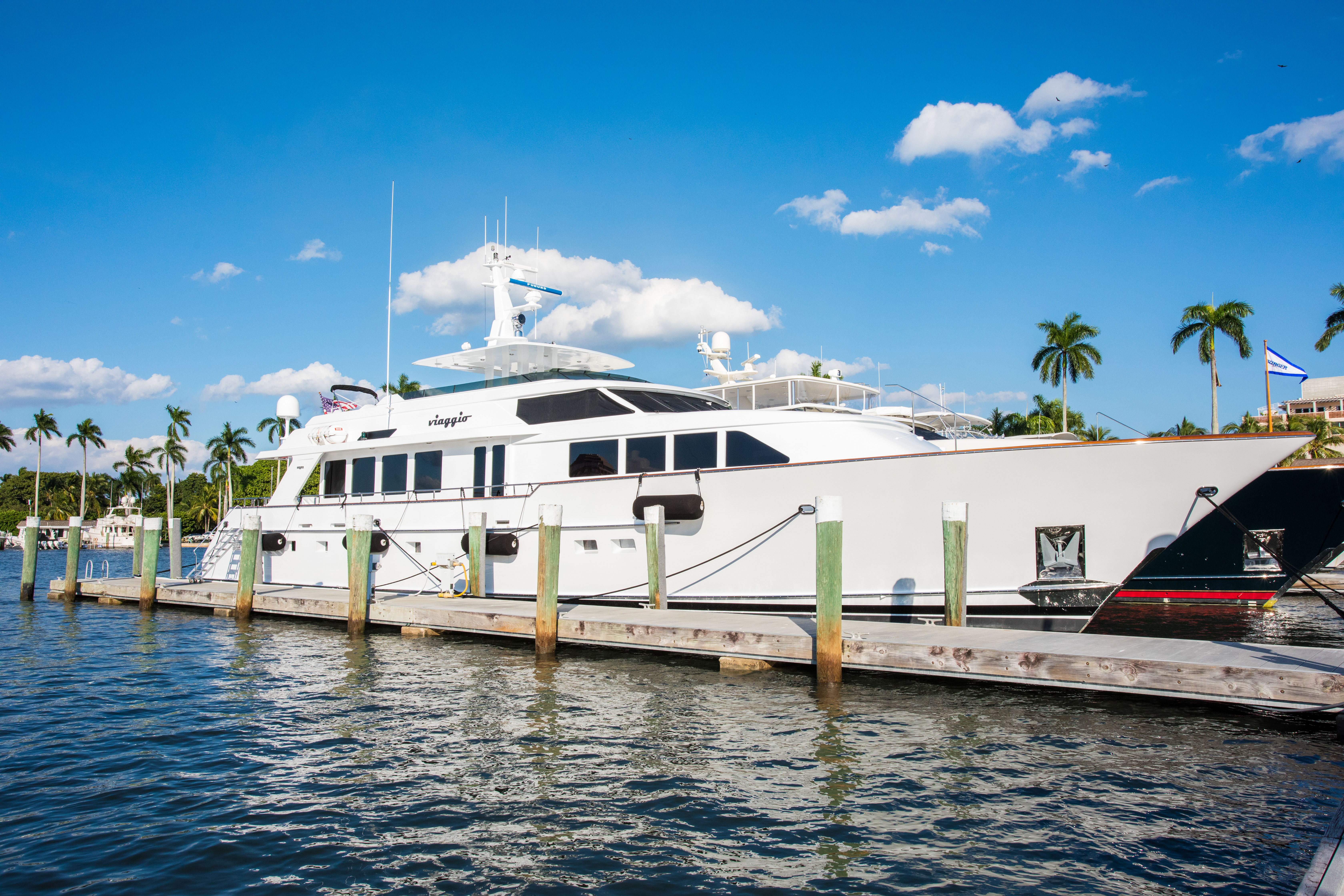 Classic motor yacht VIAGGIO.jpg