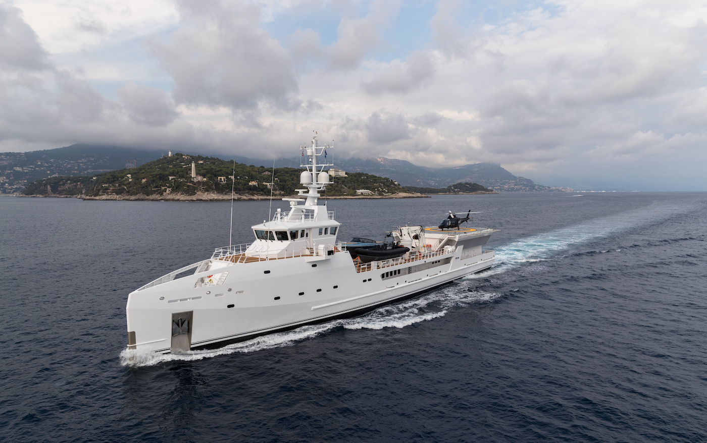 DAMEN Yacht Support GAME CHANGER - pre refit .jpg