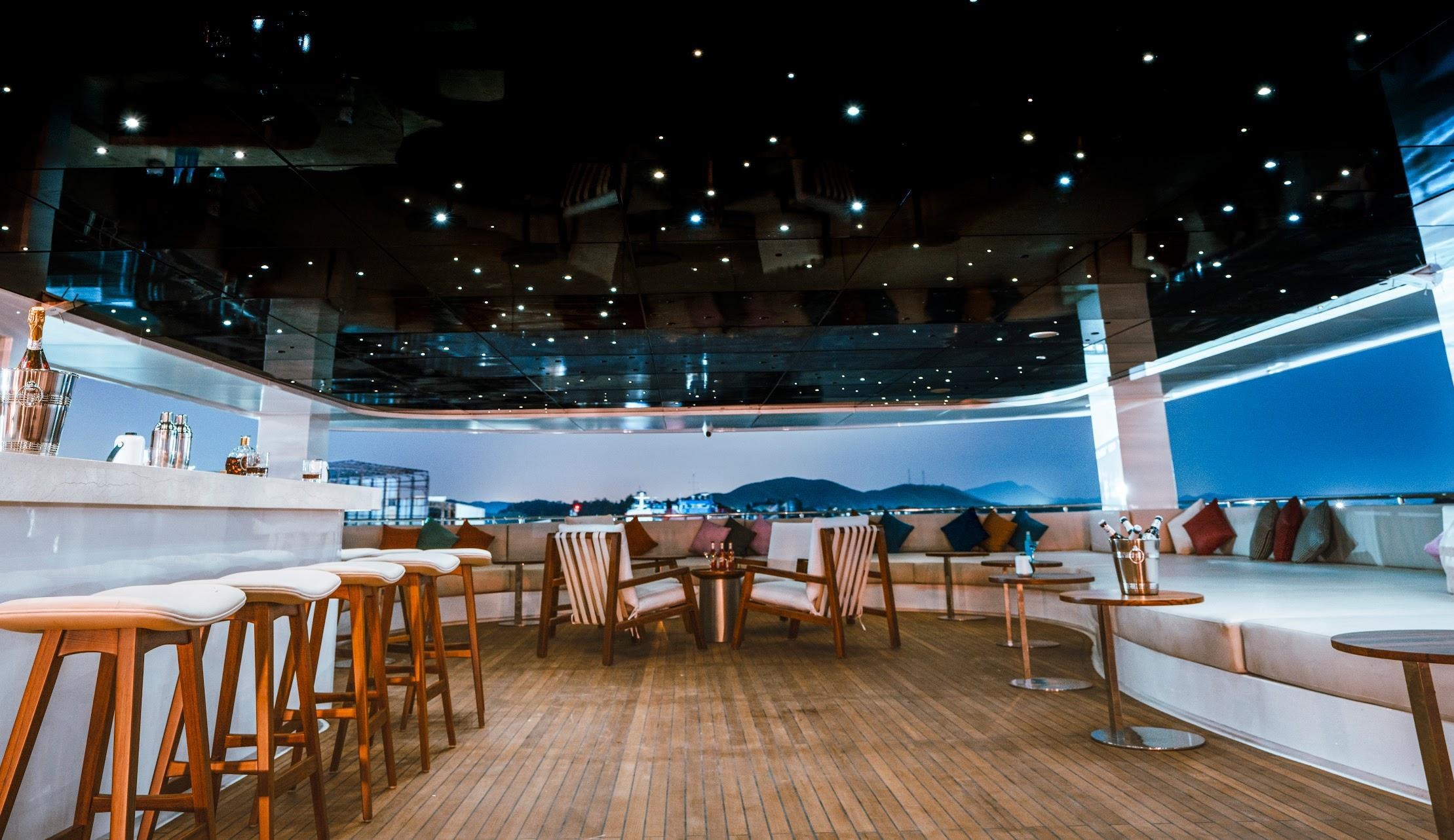 Deck Lounge.jpg