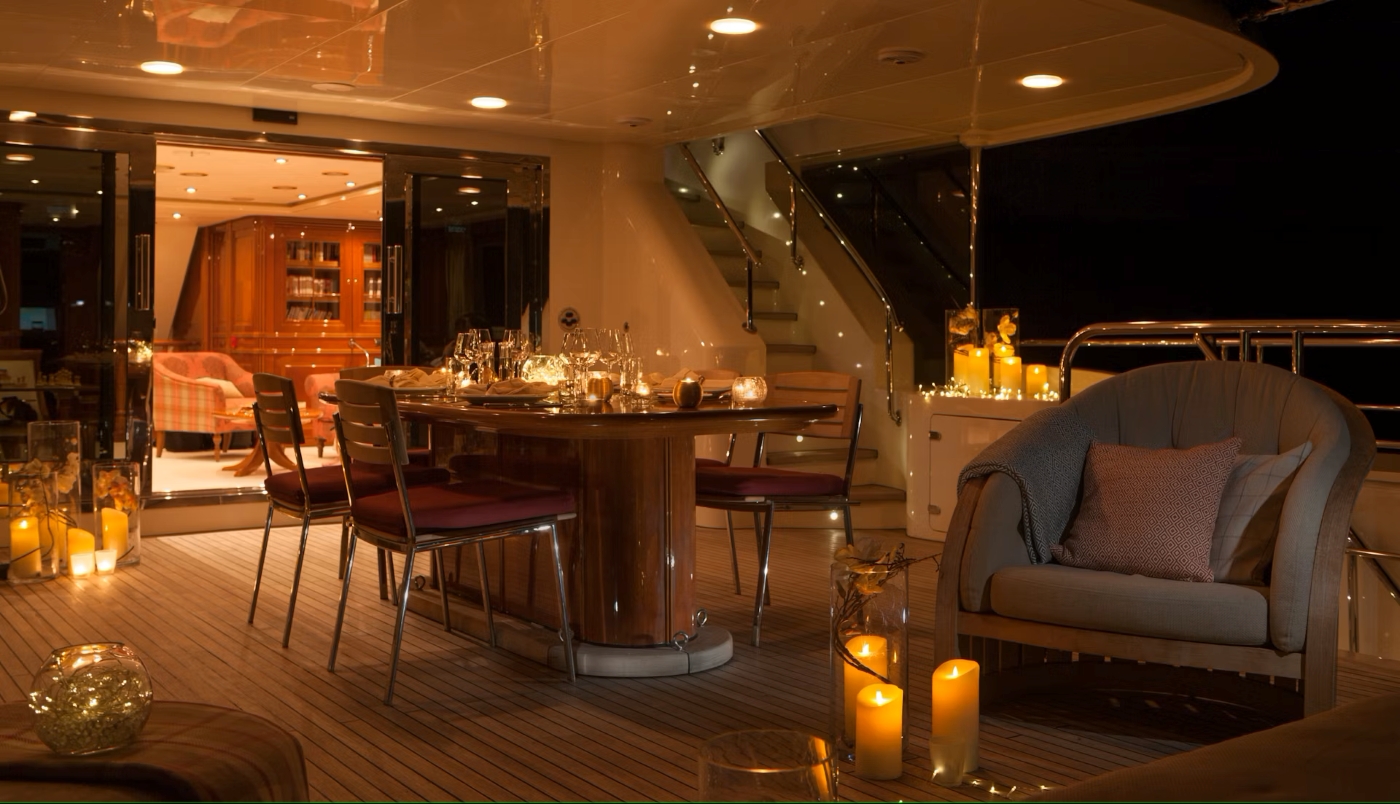 Dining Area With Sea Views 01.jpg