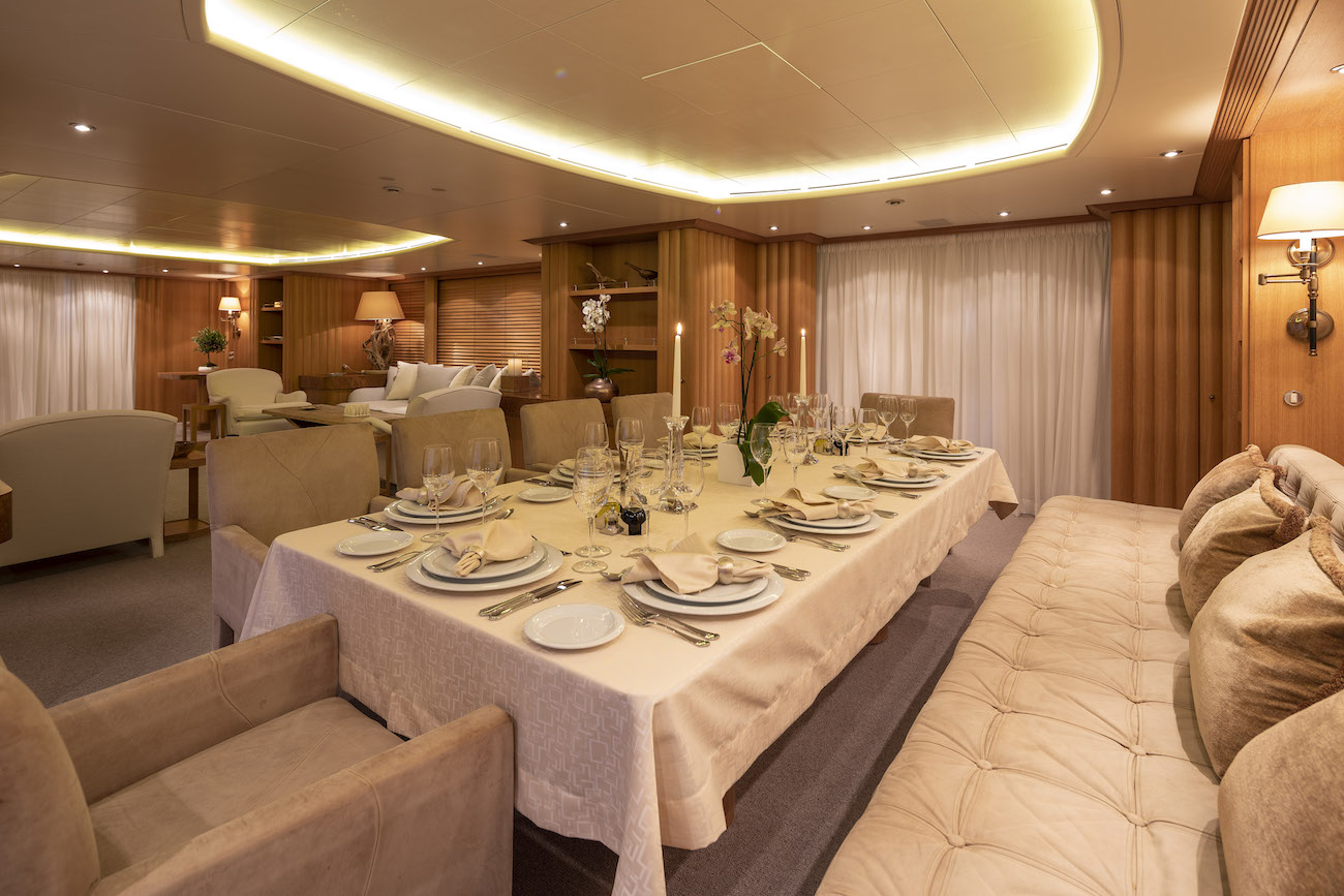 Dining area - Photo ©Yannis Kontos.jpg