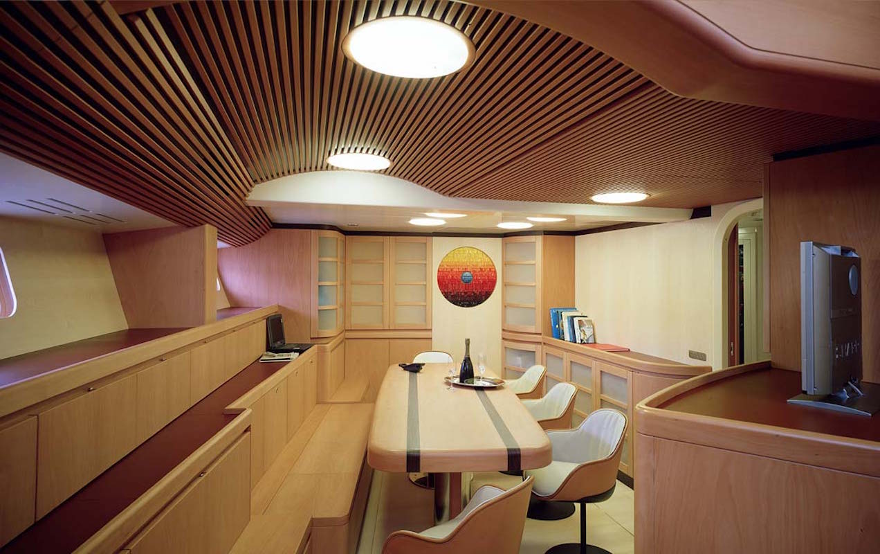 Dining table 00001.jpg