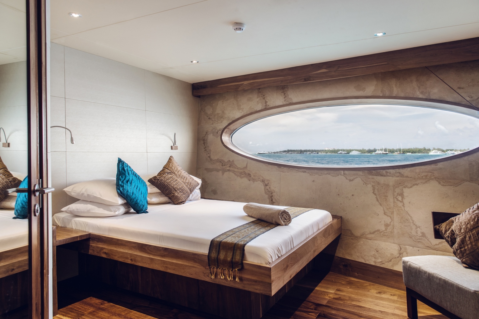 Dolphin suite.jpg