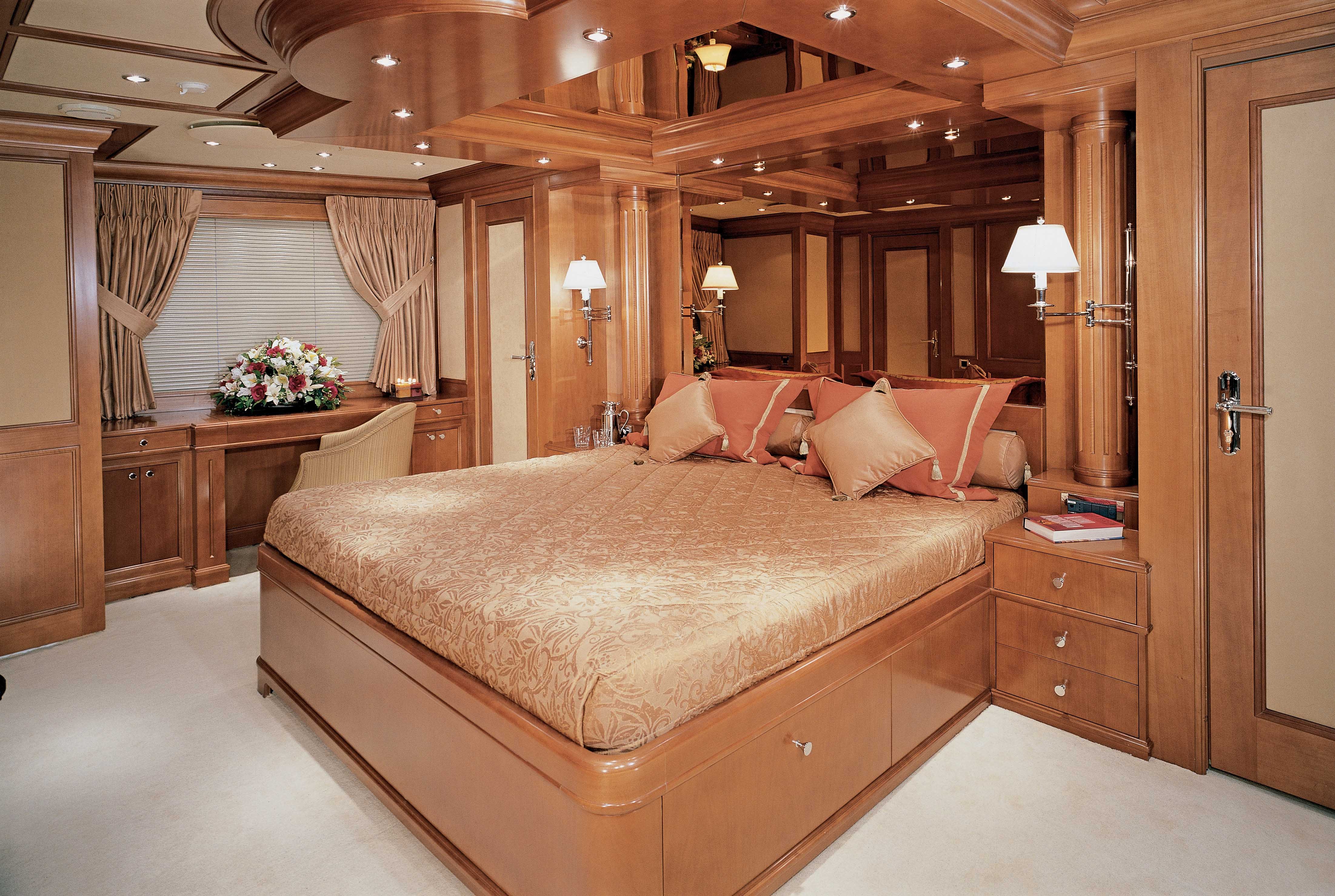 Double guest cabin 00002.jpg