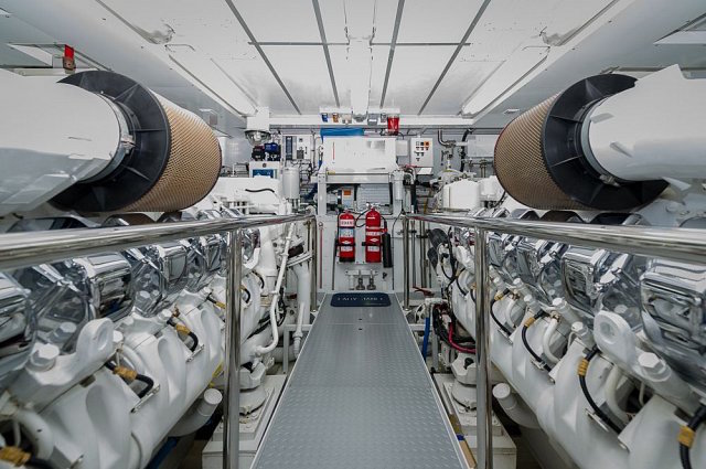 Engine room 00005.jpg