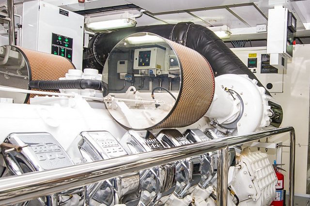 Engine room 00006.jpg