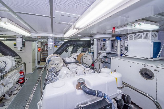 Engine room 00008.jpg
