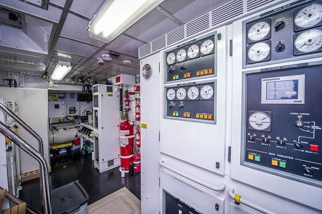 Engine room 00015.jpg