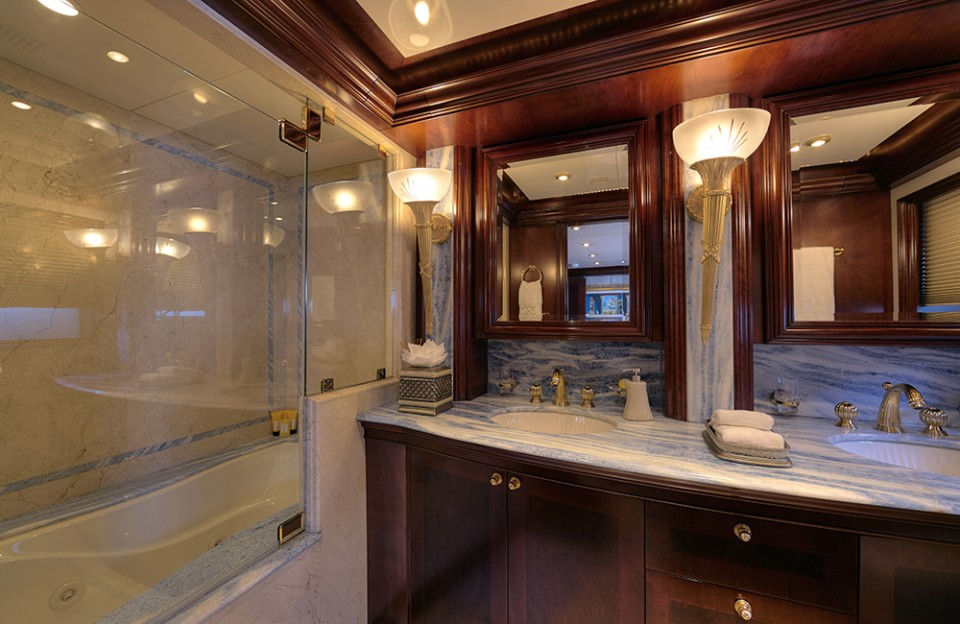 Ensuite  00002.jpg