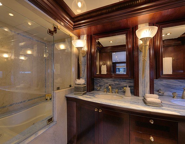 Ensuite  00004.jpg