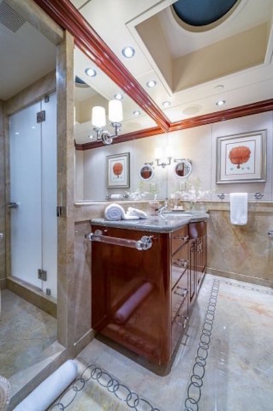 Ensuite  00016.jpg