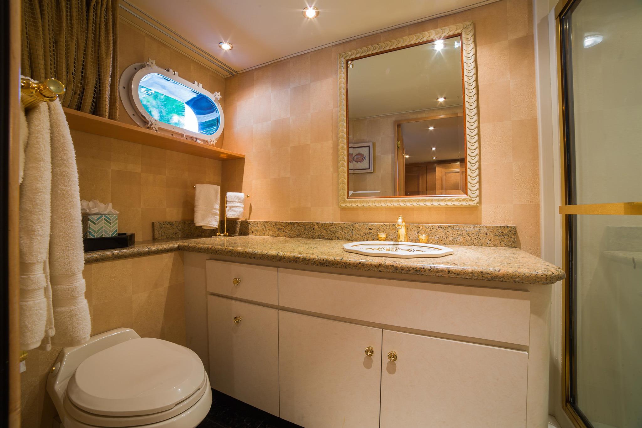 Ensuite 00004.jpg