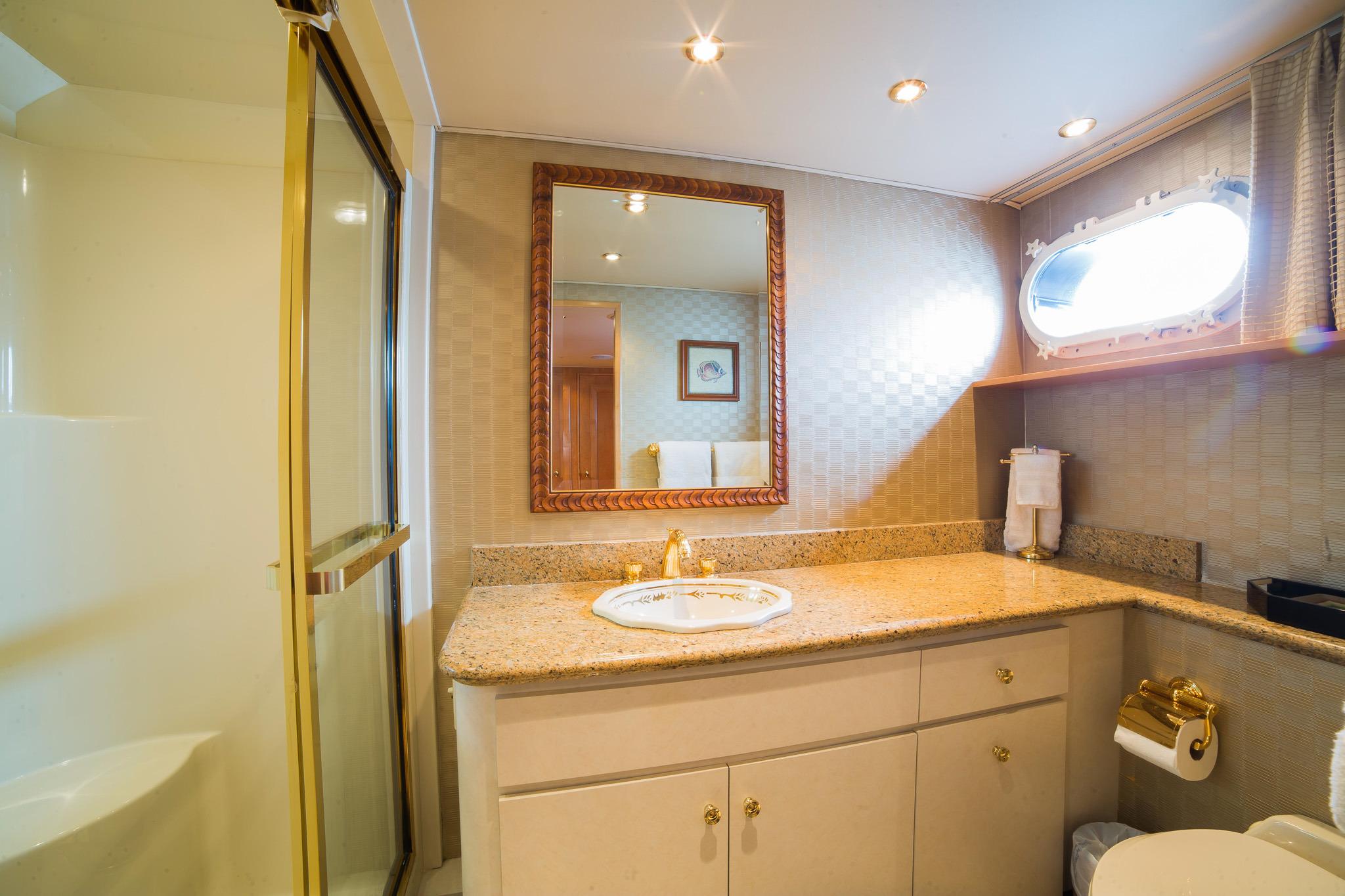Ensuite 00005.jpg