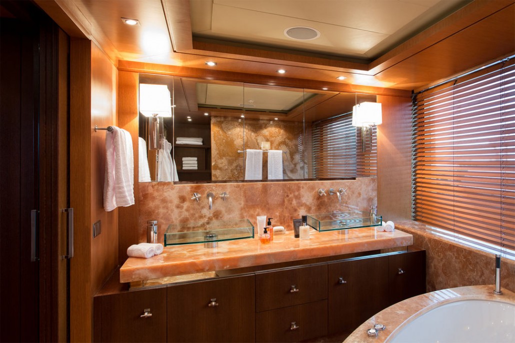 Ensuite 00008.jpg