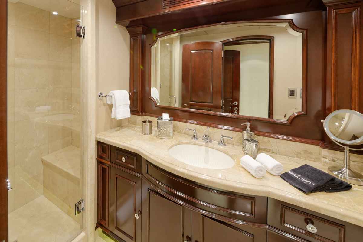 Ensuite 3.jpg