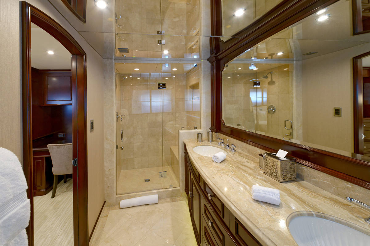 Ensuite 5.jpg