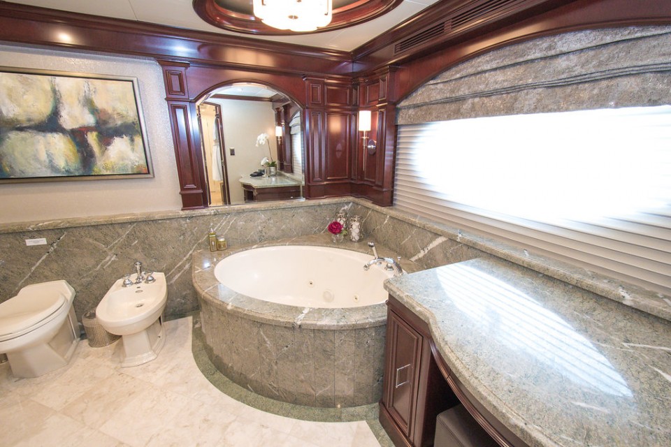 Ensuite 7.jpg