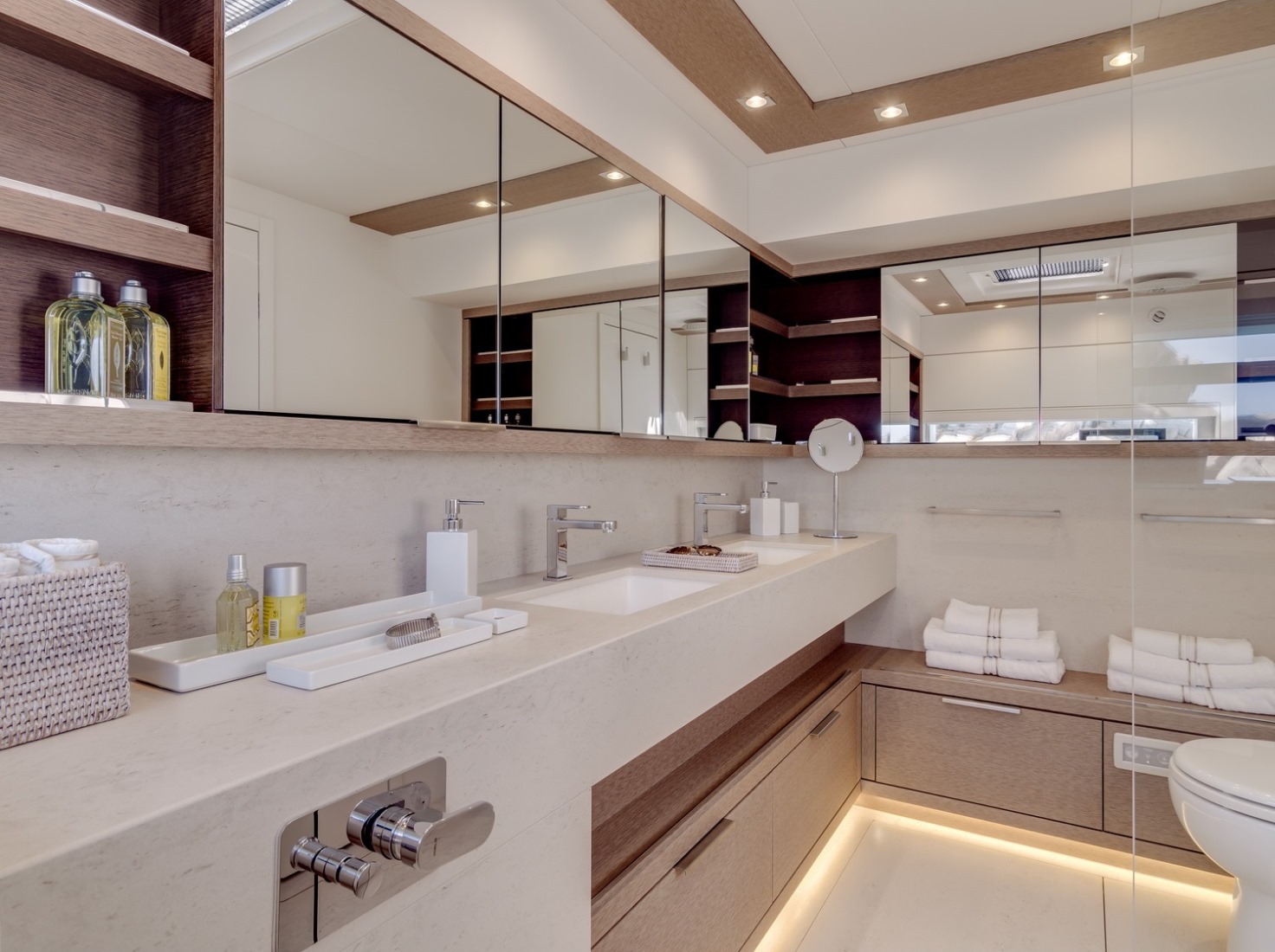 Ensuite details in master stateroom.jpg