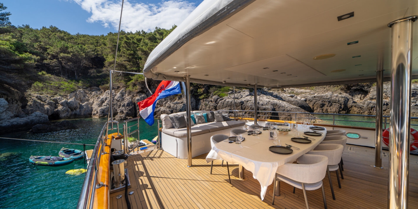Exterior Dining Area .jpg