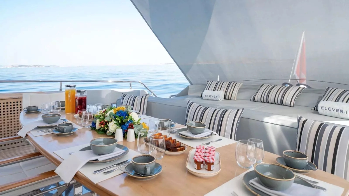 Exterior Dining Area 032.jpg