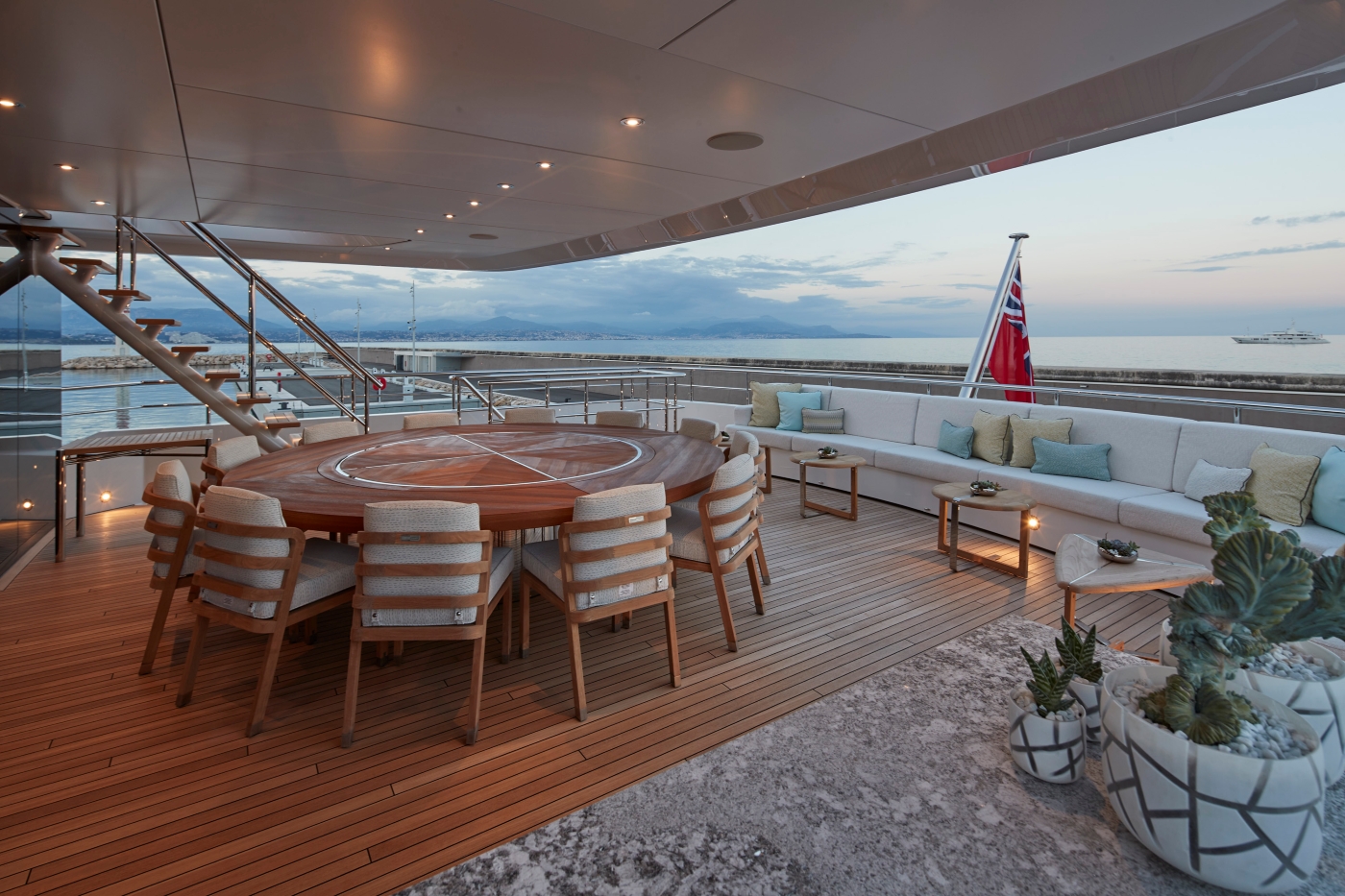 Exterior Dining area with sea views 01.jpg