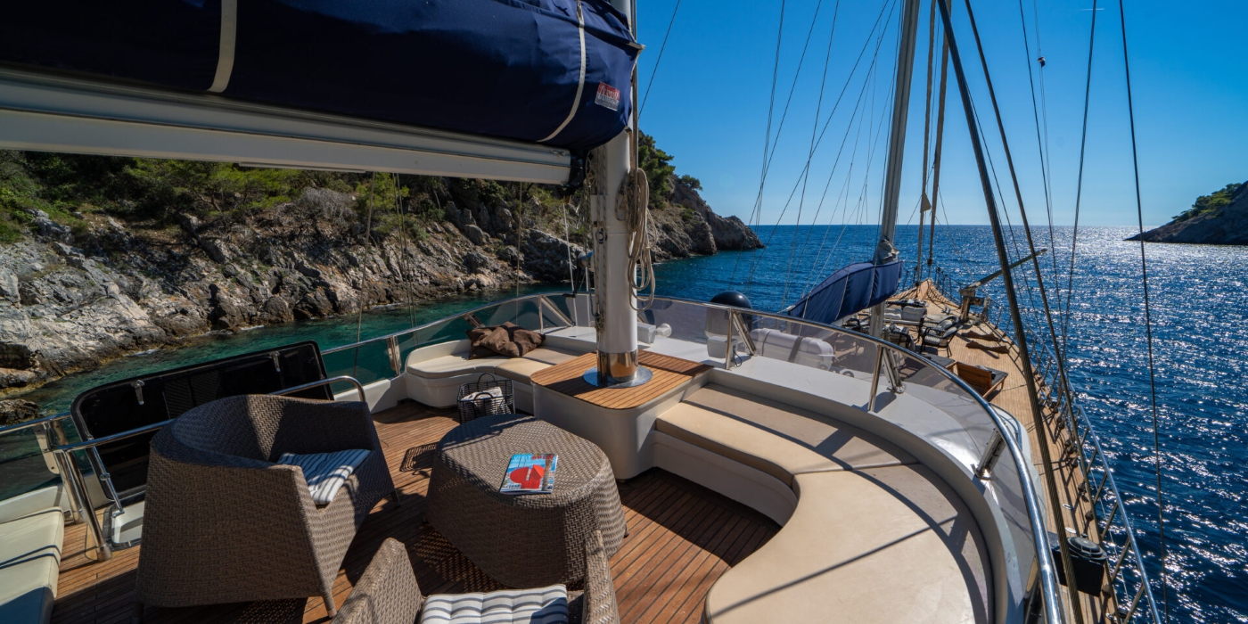 Exterior Relaxation Area With Sea Views 05.jpg
