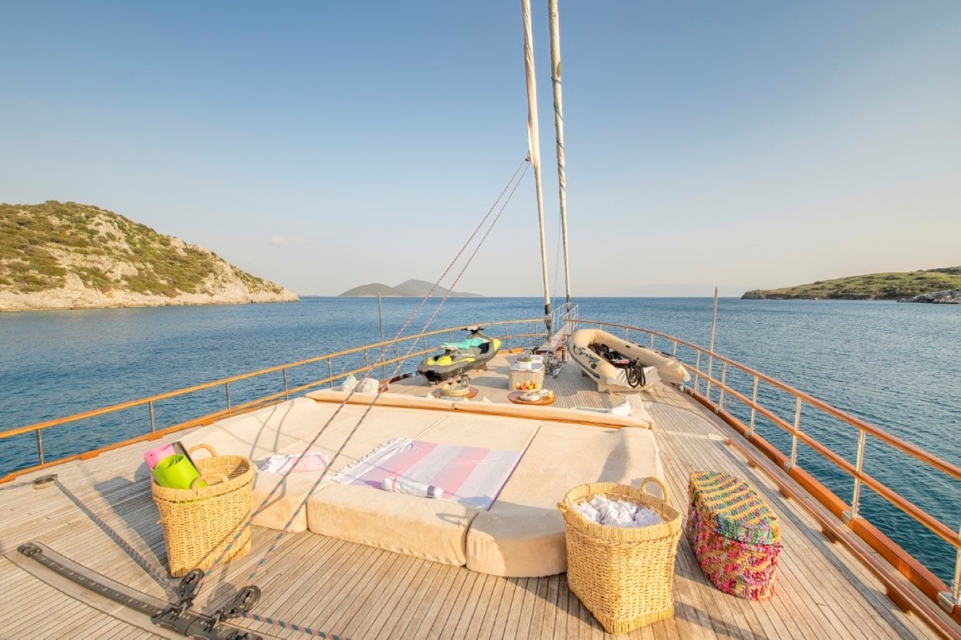 Exterior Relaxation Area With Water Toys 01.jpg