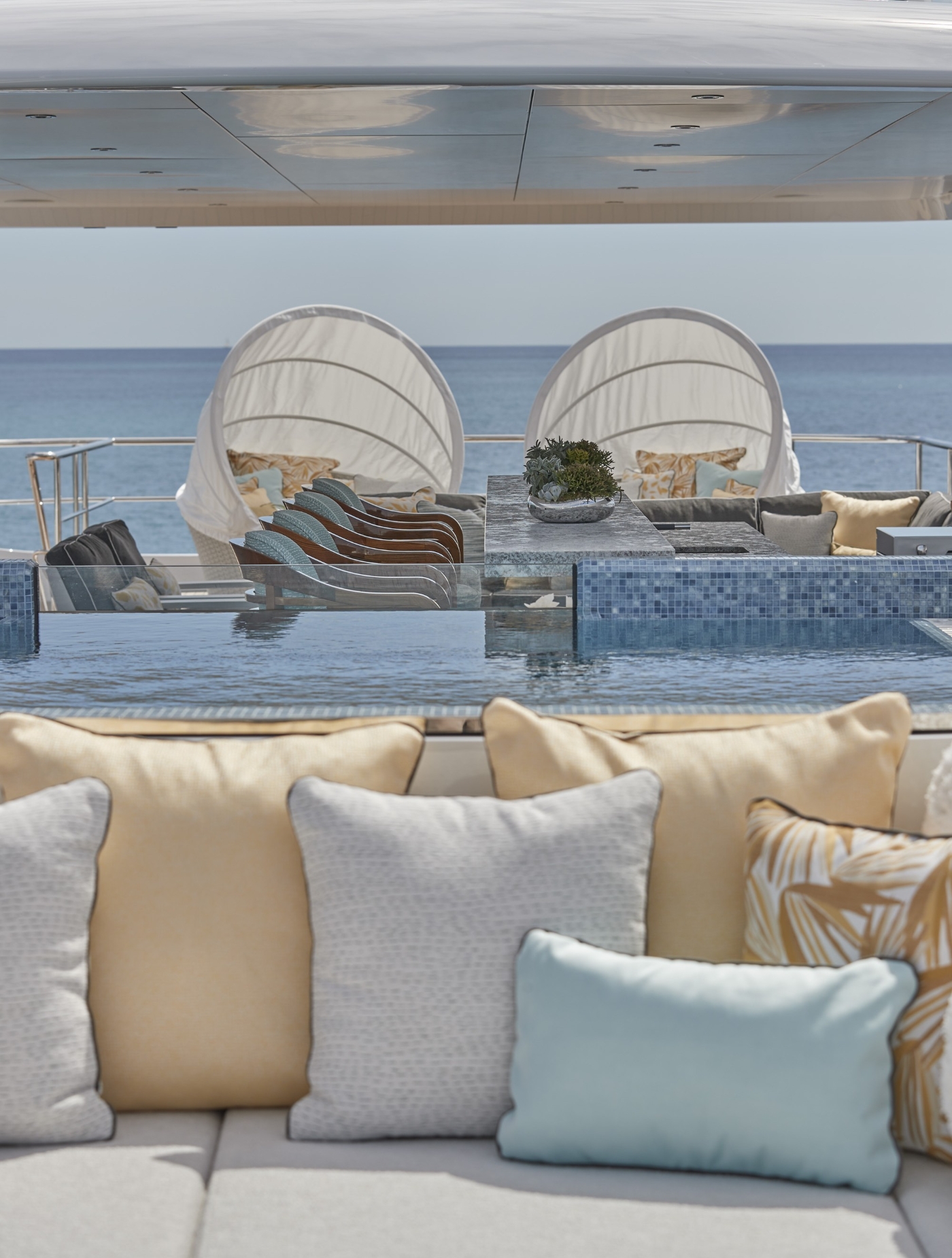 Exterior Relaxation area with sea views 01.jpg