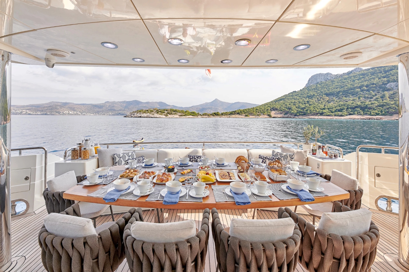 Exterior dining area .jpg
