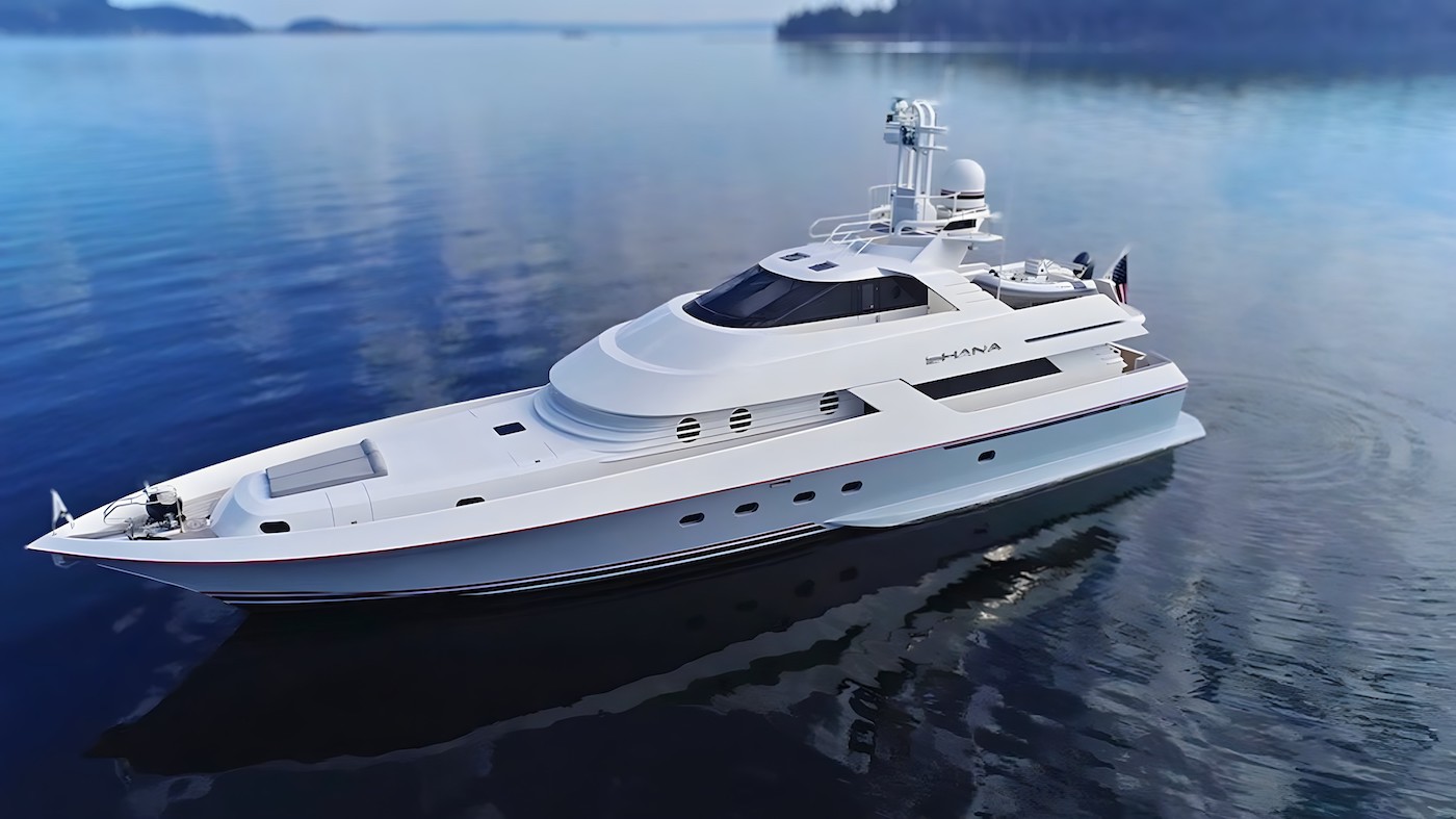 Exterior lateral Shana super yacht.jpg