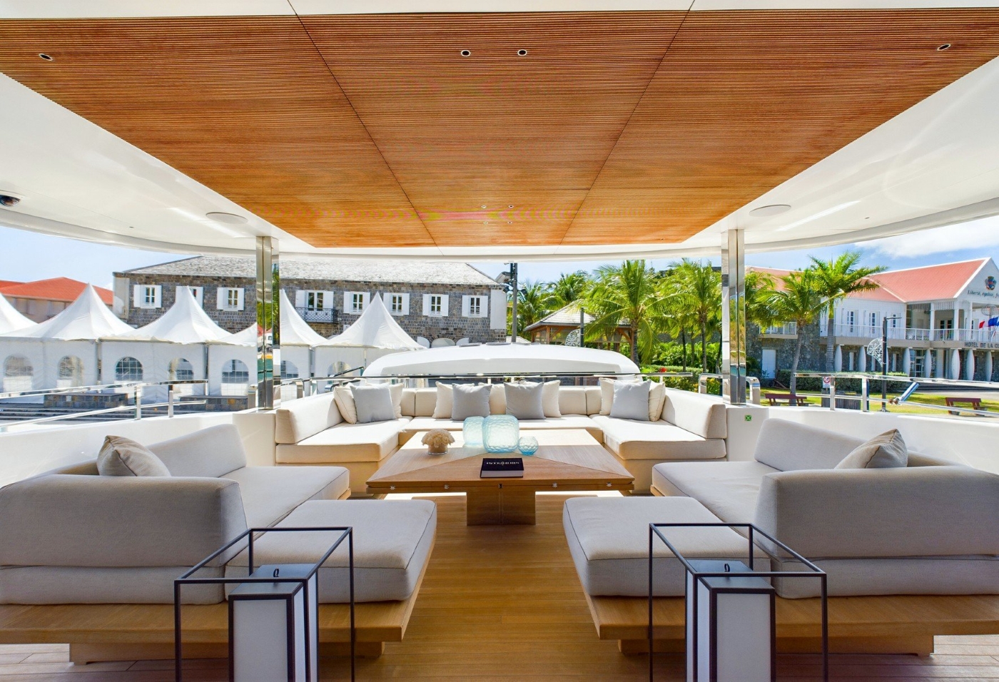 Exterior relaxation area with sea views 02.jpg